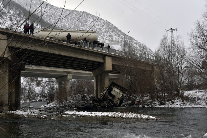 gumushane’de-feci-kaza-1-olu-(1).jpg