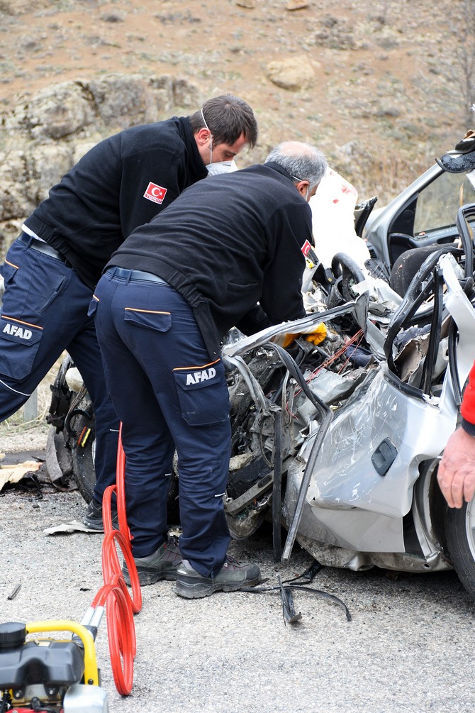 gumushane’de-feci-kaza-3-olu,-1-yarali-(14).jpg