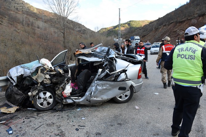 gumushane’de-feci-kaza-3-olu,-1-yarali-(2).jpg