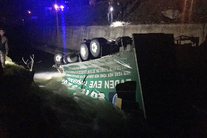 gumushanede-2-kaza-3-olu,-6-yarali-2.jpg gumushanede-2-kaza-3-olu,-6-yarali-2.jpg