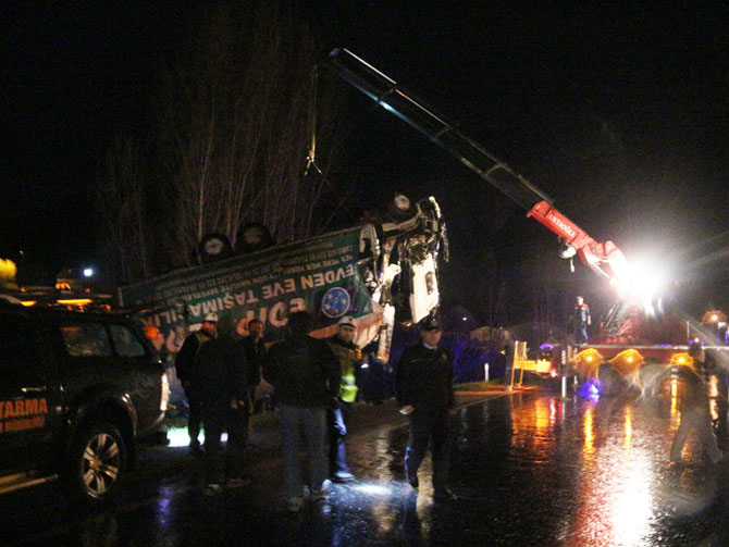 gumushanede-2-kaza-3-olu,-6-yarali-5.jpg gumushanede-2-kaza-3-olu,-6-yarali-5.jpg