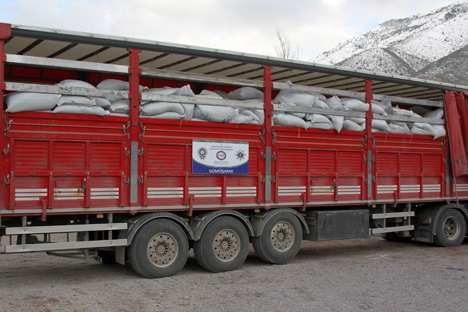 gumushanede-20-ton-kacak-cay-ele-gecirildi1.jpg gumushanede-20-ton-kacak-cay-ele-gecirildi1.jpg