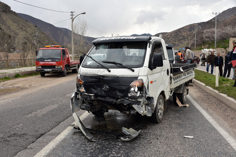 gumushanede-trafik-kazasi-1-olu,-3-yarali-2.jpg gumushanede-trafik-kazasi-1-olu,-3-yarali-2.jpg