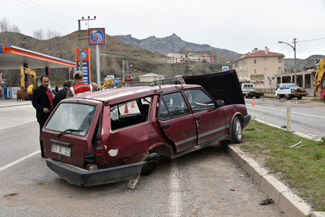 gumushanede-trafik-kazasi-1-olu,-3-yarali-5.jpg gumushanede-trafik-kazasi-1-olu,-3-yarali-5.jpg