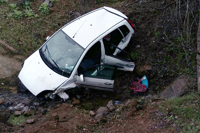gumushanede-trafik-kazasi-4-yarali-1.jpg gumushanede-trafik-kazasi-4-yarali-1.jpg