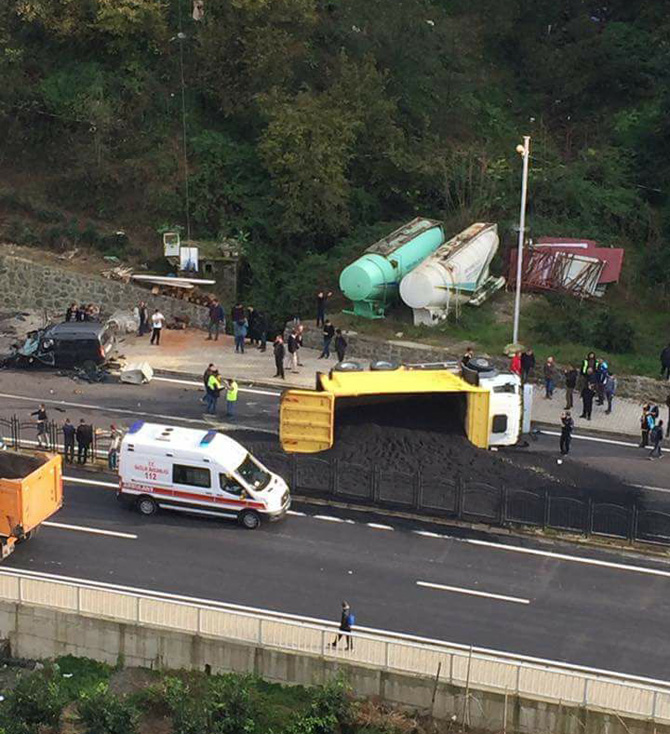 guney-cevre-yolunda-kaza-rize-1.jpg