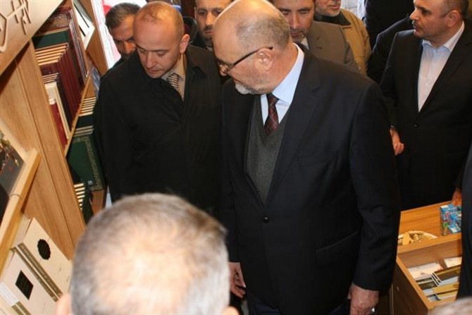 guneysuda-aile-ve-dini-rehberlik-burosu-ve-diyanet-yayinlari-satis-noktasi-acildi-(3).jpg