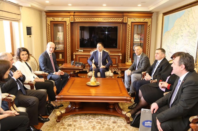 gurcistan,-acara-saglik-bakani-zaal-mikaledze,-beraberinde--batum-konsolosu-makbule-kocak-ile-birlikte-rize-valiligini-ziyaret-etti.--(3).jpg
