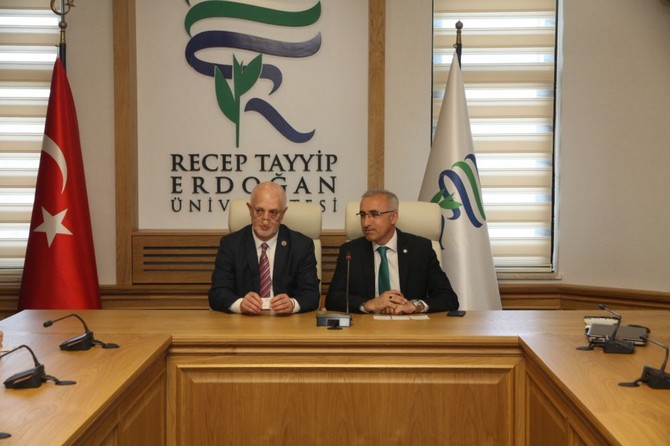 gurcistan-heyeti-recep-tayyip-erdogan-universitesini-ziyaret-etti-(20).jpg