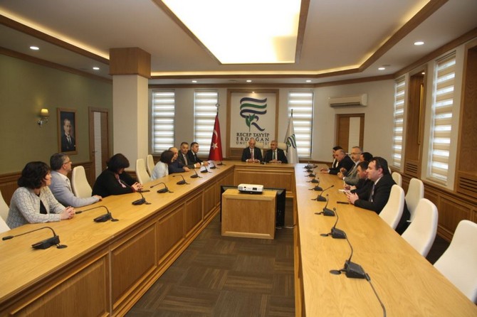 gurcistan-heyeti-recep-tayyip-erdogan-universitesini-ziyaret-etti-(21).jpg