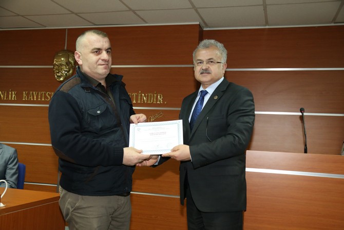 gurcu-dili-kursunu-bitirenlere-sertifikalari-verildi-(13).jpg