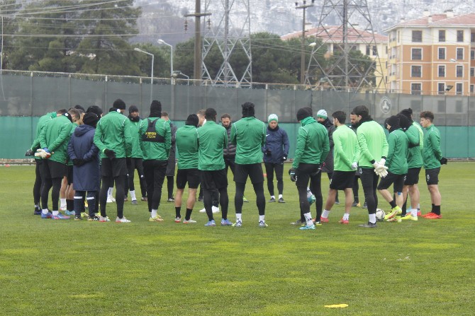 gzt-giresunspor-spor-toto-super-ligin-28-haftasinda-5-mart-cumartesi-gunu-oynayacagi-caykur-rizespor-macinin-hazirliklarini-surduruyor-1.jpg