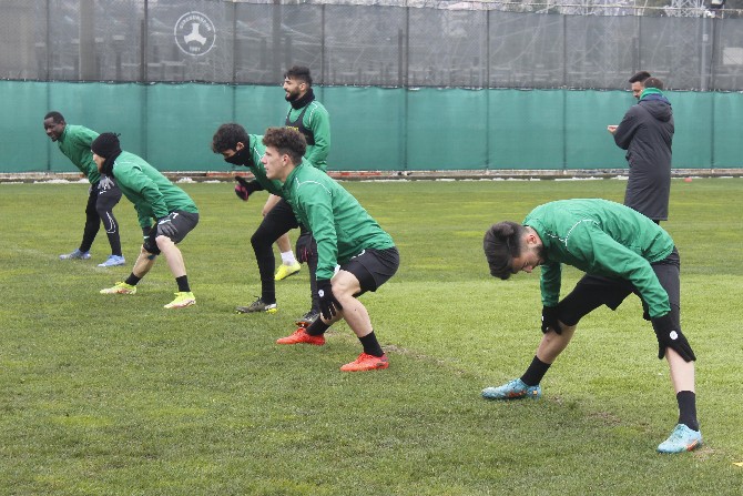 gzt-giresunspor-spor-toto-super-ligin-28-haftasinda-5-mart-cumartesi-gunu-oynayacagi-caykur-rizespor-macinin-hazirliklarini-surduruyor-2.jpg