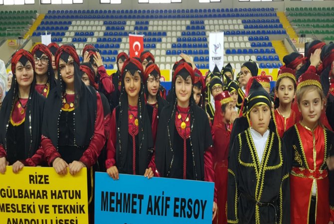 halk-oyunlari-rize-il-musabakalari-tamamlandi-3.jpg