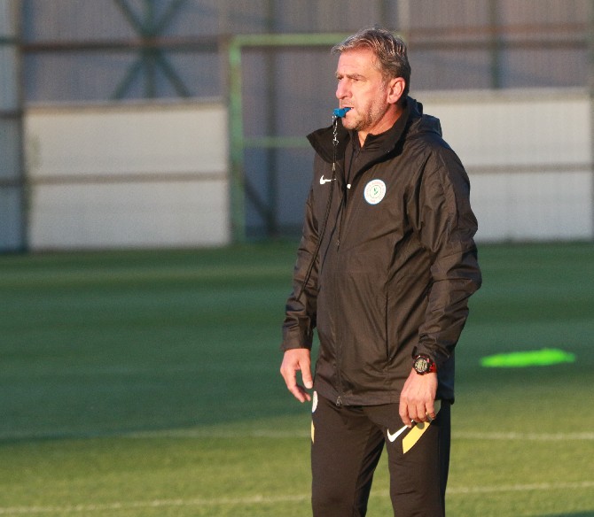 hamza-hamzaoglu-caykur-rizespor-antrenman-4.jpg