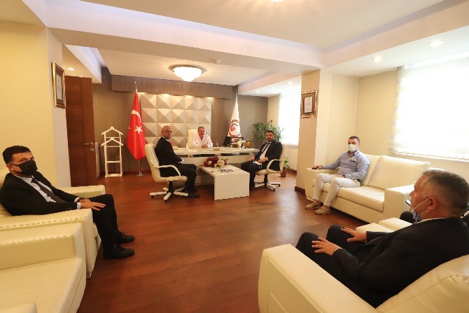 hasan-basri-kurt-beraberindekilerle-rize-ticaret-ve-sanayi-odasi-baskan-vekili-murat-artani-ziyaret-etti-1-001.jpg