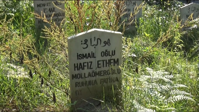 hasan-karal-ramazanin-ilk-gununde-hafiz-ethem’in-kabrini-ziyaret-etti--3.jpg