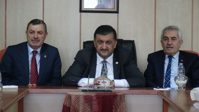 hasan-karal-rize-ziraat-odasinda-2.jpg hasan-karal-rize-ziraat-odasinda-2.jpg