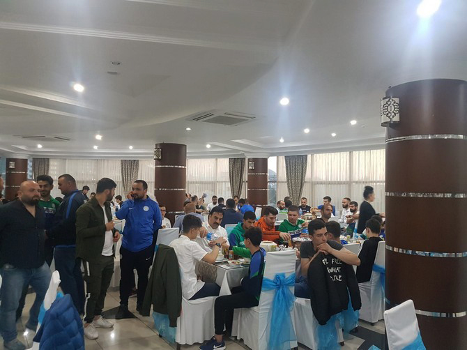 hasan-kartal-taraftarlarla-iftar-acti-(1).jpg