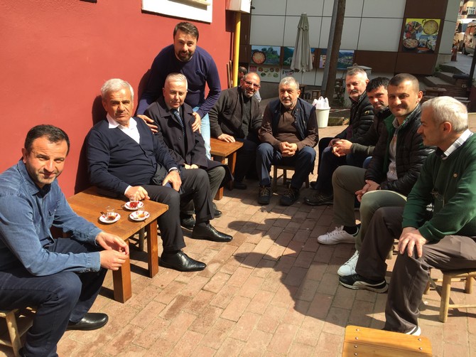 hasan-kemal-yardimci-anafartalar-caddesinde-(1).jpg