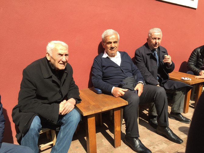 hasan-kemal-yardimci-anafartalar-caddesinde-(3).jpg