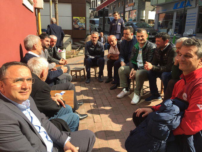 hasan-kemal-yardimci-rizede-anafartalar-caddesinde.jpg