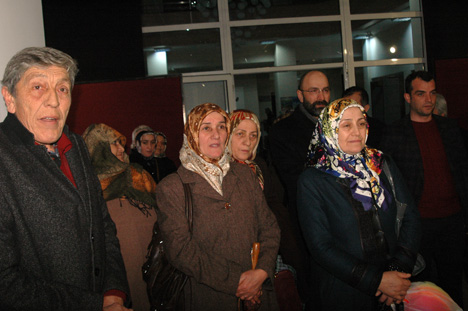 hatice-karaca-resim-sergisi-3.jpg