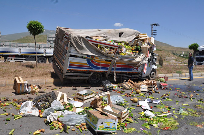 hdp’li-vekilin-kardesi-kazada-hayatini-kaybetti1.jpg hdp’li-vekilin-kardesi-kazada-hayatini-kaybetti1.jpg