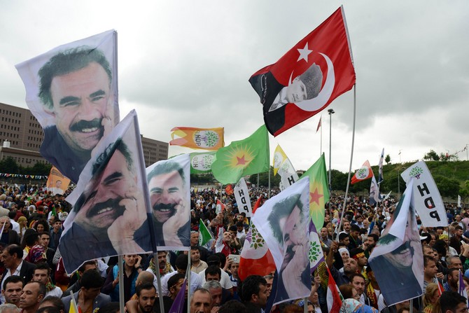 hdp’liler,-secim-sonucunu-bakirkoy’de-kutladi-(1).jpg