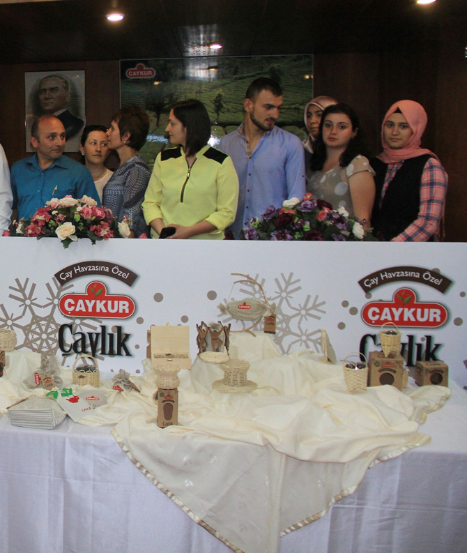 hediyelik-’caylik’lar-piyasada2.jpg hediyelik-’caylik’lar-piyasada2.jpg