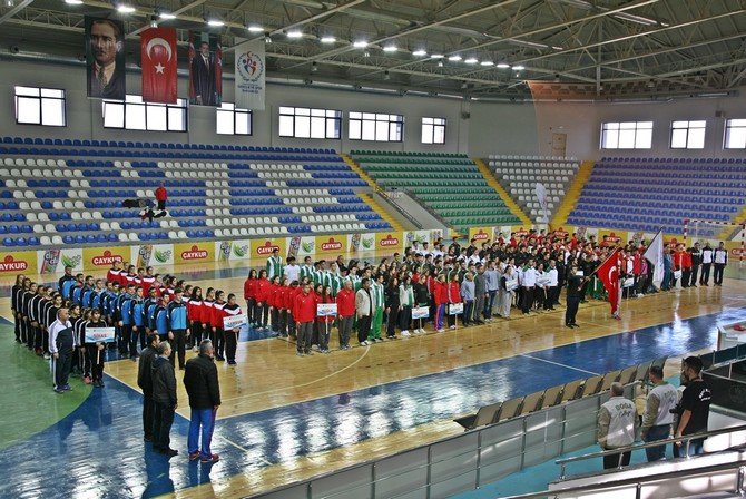 hentbolun-kalbi-rize-de-atiyor-(2).jpg