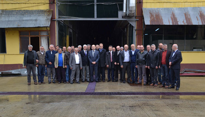 hikmet-ayar,-secim-calismalari-3.jpg hikmet-ayar,-secim-calismalari-3.jpg