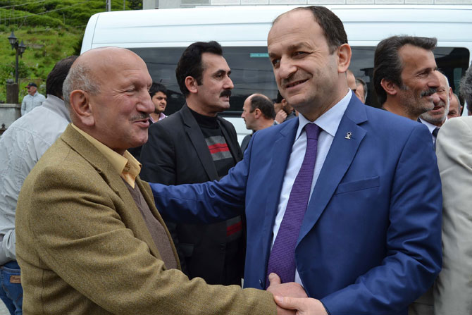 hikmet-ayar-secim-turunda-2-001.jpg hikmet-ayar-secim-turunda-2-001.jpg