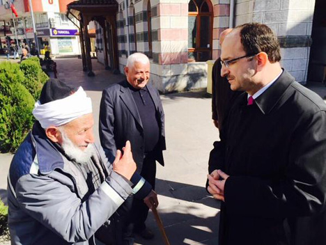 hikmet-ayar-secim-turunda-9.jpg hikmet-ayar-secim-turunda-9.jpg