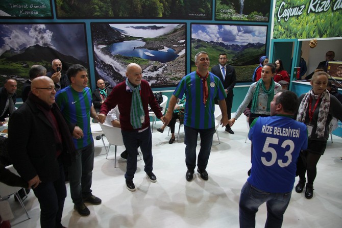 hincal-uluc,-12.-uluslararasi-travel-turkey-izmir-turizm-fuar’inda-kurulan-rize-standina-ziyarette-bulundu-(4).jpg