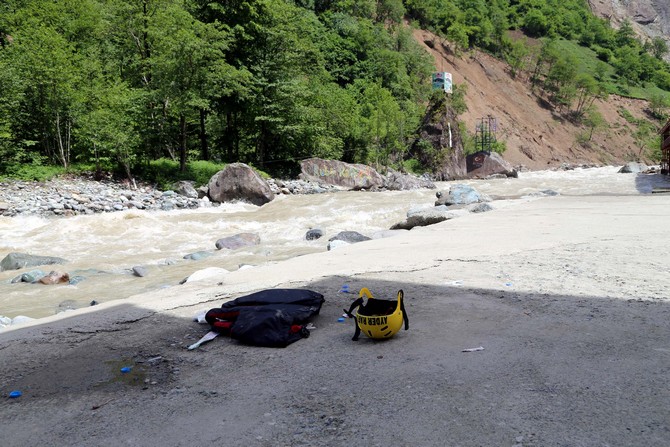 huseyin-dizdaroglu-rizede-rafting-yaparken-boguldu-(1).jpg
