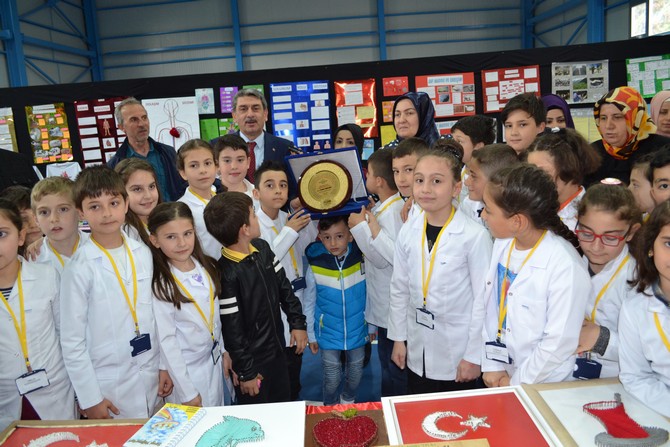 huseyin-yardimci-ilkokulu’nda-bilim-senligi-duzenlendi-(18).jpg