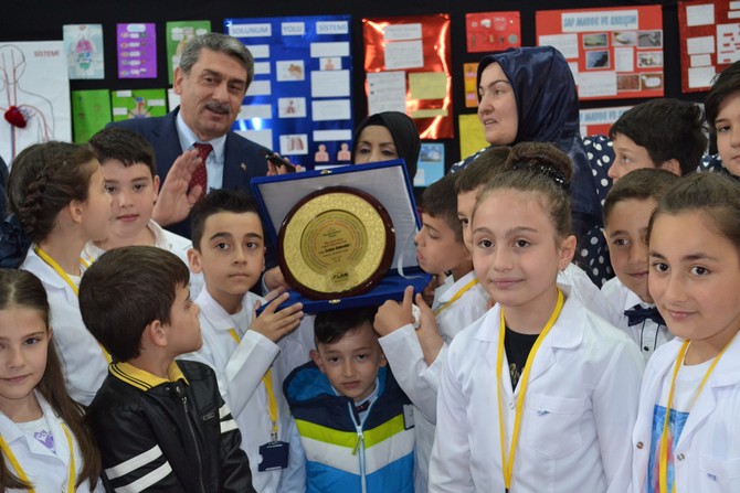 huseyin-yardimci-ilkokulu’nda-bilim-senligi-duzenlendi-(19).jpg