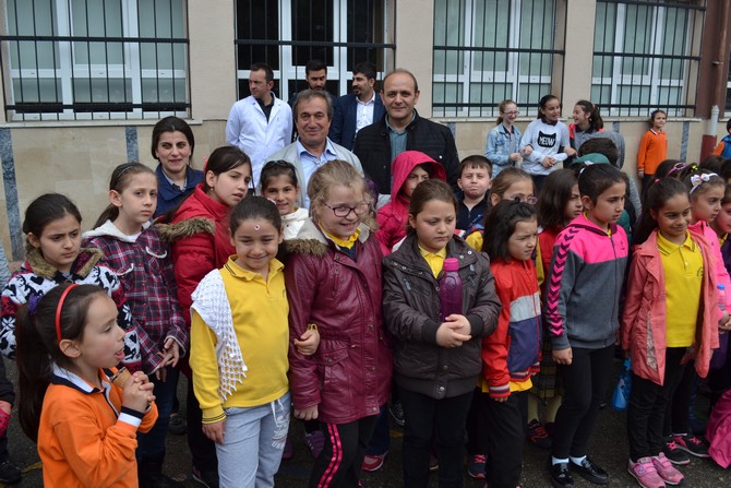 huseyin-yardimci-ilkokulu’nda-bilim-senligi-duzenlendi-(3).jpg