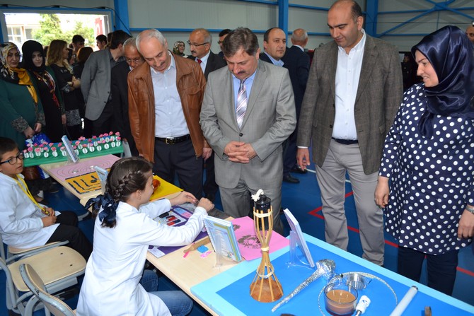 huseyin-yardimci-ilkokulu’nda-bilim-senligi-duzenlendi-(6).jpg