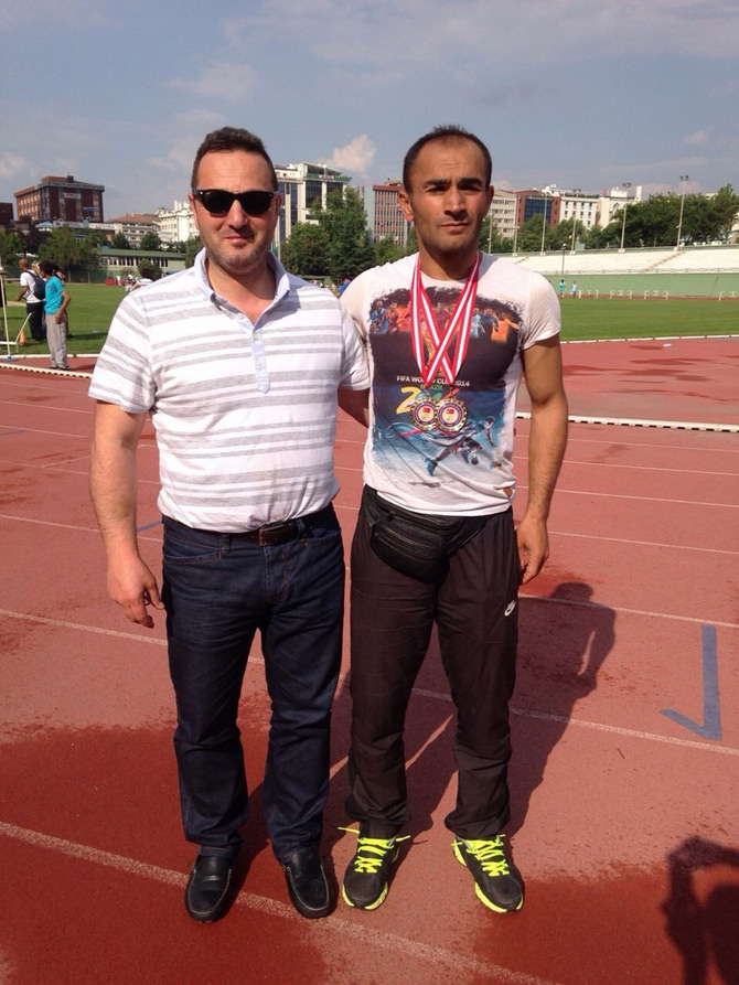 ibrahim-tasar-rizespor-kulubu-isitme-engelli-atleti-2-kez-turkiye-sampiyonu-oldu-1.jpg ibrahim-tasar-rizespor-kulubu-isitme-engelli-atleti-2-kez-turkiye-sampiyonu-oldu-1.jpg