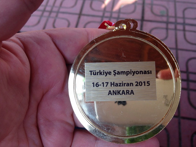 ibrahim-tasar-rizespor-kulubu-isitme-engelli-atleti-2-kez-turkiye-sampiyonu-oldu4.jpg ibrahim-tasar-rizespor-kulubu-isitme-engelli-atleti-2-kez-turkiye-sampiyonu-oldu4.jpg