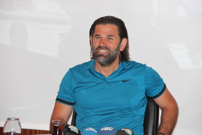ibrahim-uzulmez-caykur-rizespor-teknik-direktoru-(3)-001.jpg