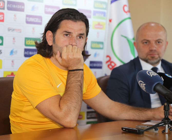 ibrahim-uzulmez-rizespor-teknik-direktoru-2.jpg
