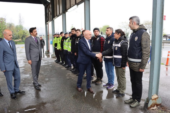 icisleri-bakan-yardimcisi-erdil-rizede-trafik-denetimine-katildi-3.jpg