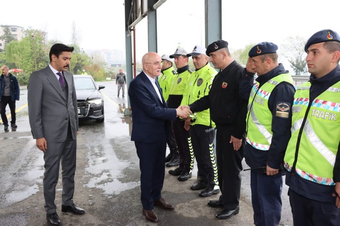 icisleri-bakan-yardimcisi-erdil-rizede-trafik-denetimine-katildi-4.jpg