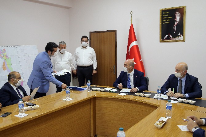 icisleri-bakani-suleyman-soylu-beraberinde-cevre-ve-sehircilik-bakani-murat-kurum-ve-ulastirma-ve-altyapi-bakani-adil-karaismailoglu-selden-zarar-goren-trabzonun-of-ilcesinde-incelemelerde-bulundu-(1).jpg