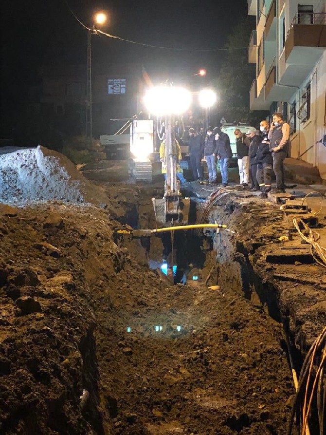 icme-suyu-hatlari-rize-belediyesi-tarafindan-yapilmakta-olan-yogun-calismalar-kapsaminda-degistirilmektedi-(4).jpg