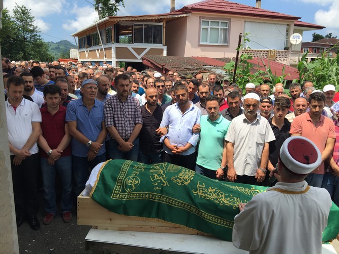 idris-kosenin-cenazesi-rize-duzkoy-(14).jpg