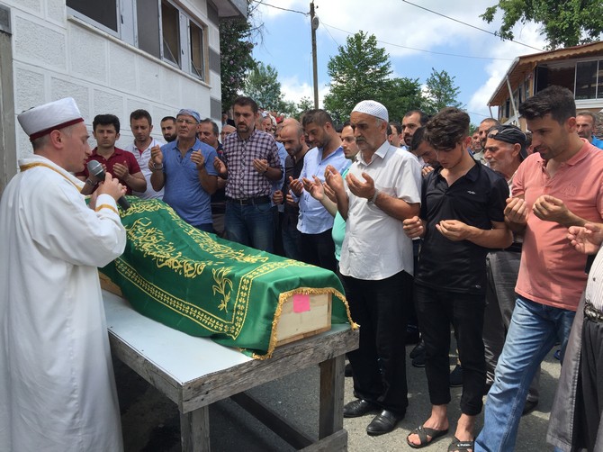 idris-kosenin-cenazesi-rize-duzkoy-(22).jpg